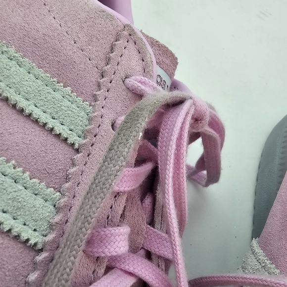 Adidas Bermuda Women's Sneakers, Glow Pink, Size 7.5 – Preowned - Picture 13 of 13